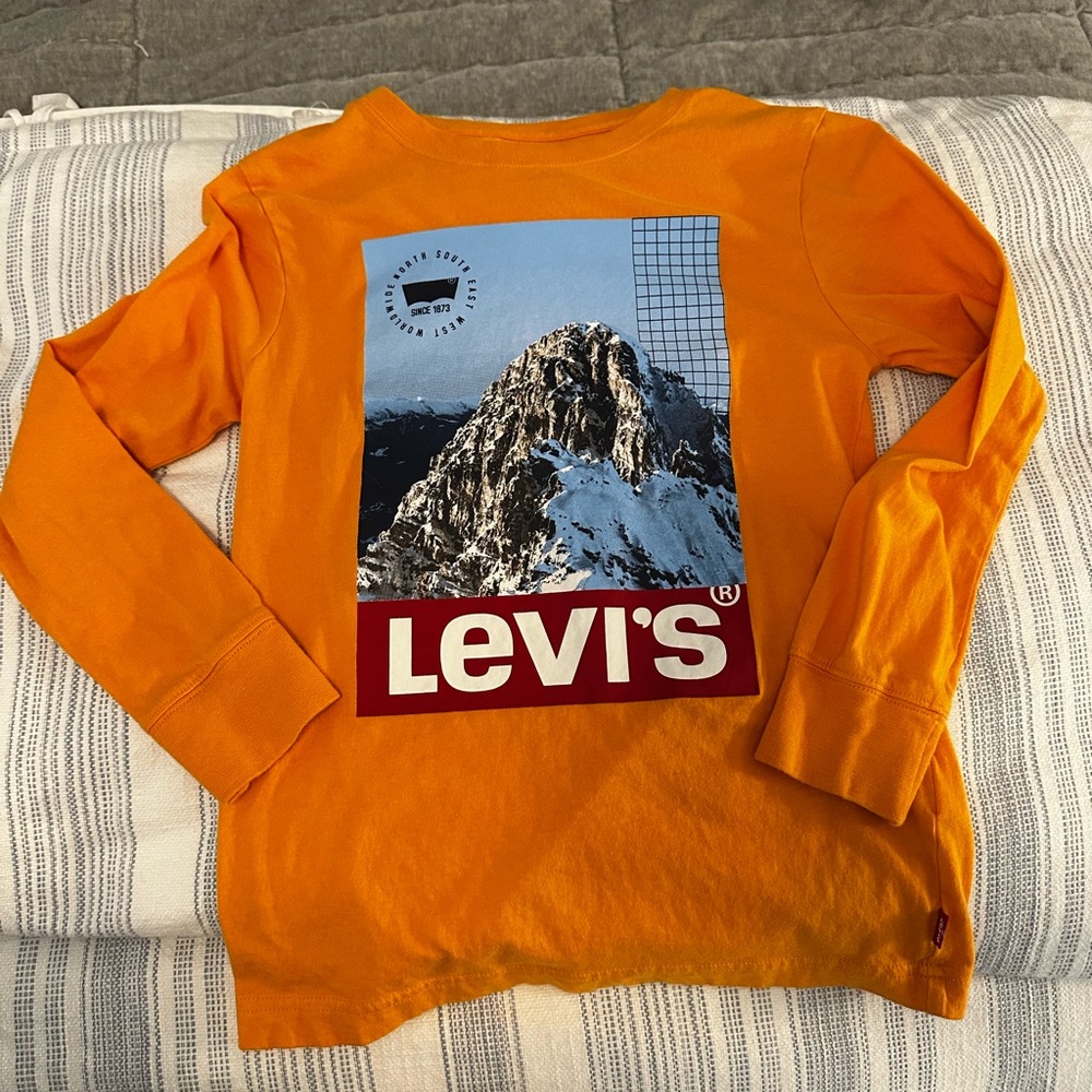 Levi’s long sleeve T-shirt. Youth small